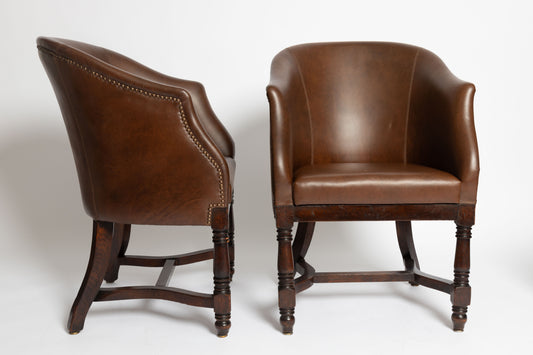 Antike englische Sessel mit runder Rückenlehne aus Leder & Nussholz, 1880er, 2er Set