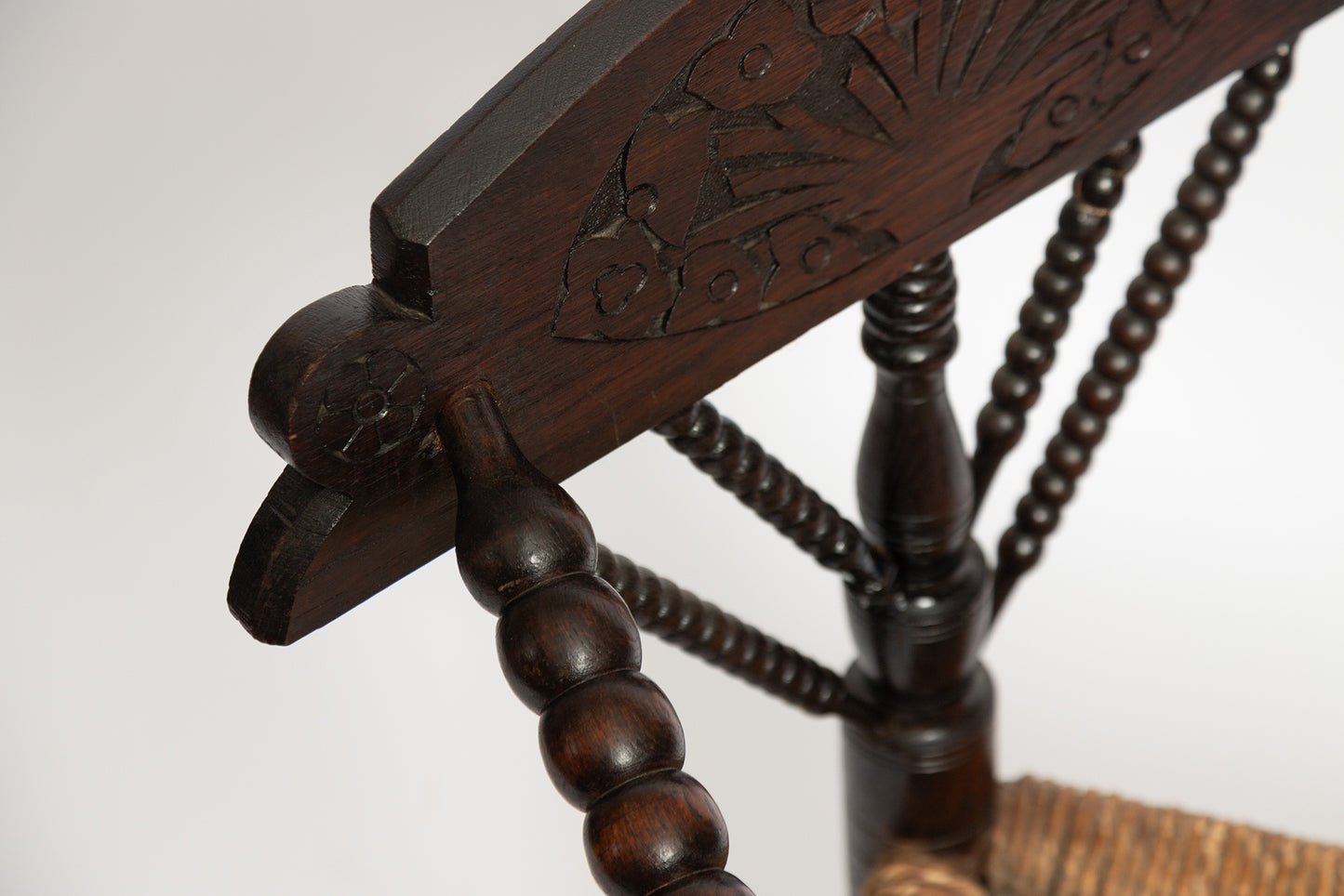Worpswede Armlehnstuhl mit Original Rush Weave & Kiefernholz, 1925