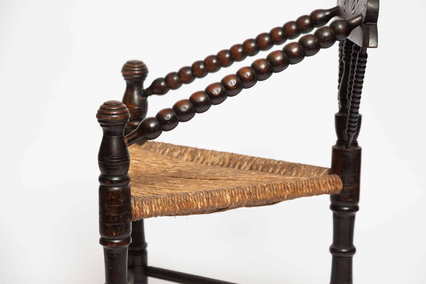 Worpswede Armlehnstuhl mit Original Rush Weave & Kiefernholz, 1925