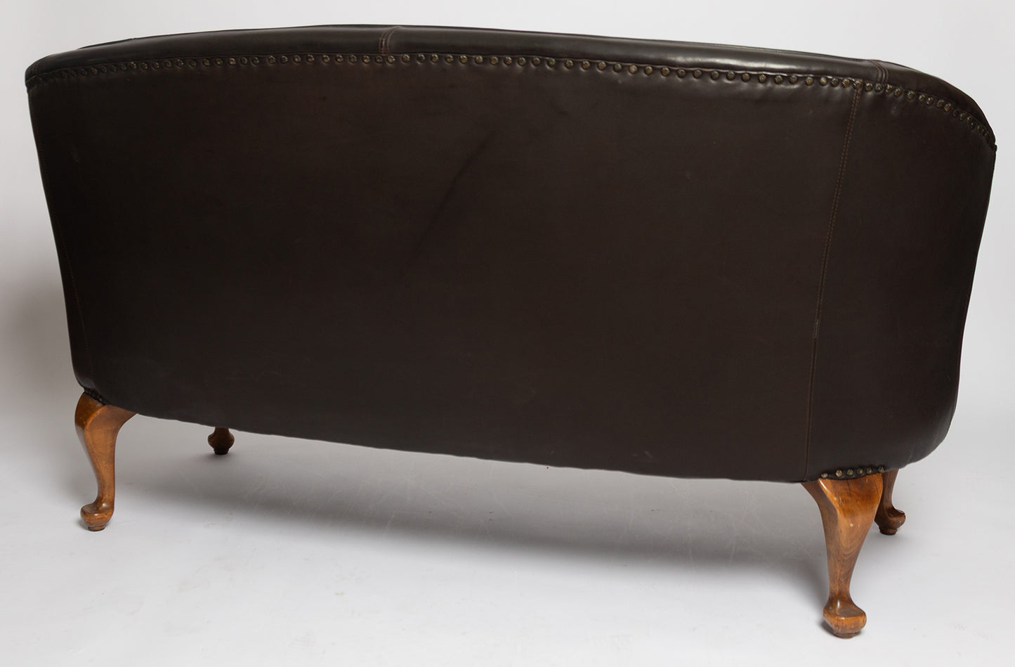 Rundes französisches Sofa aus schwarzem Wasserbüffelleder, 1890