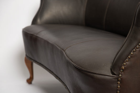 Rundes französisches Sofa aus schwarzem Wasserbüffelleder, 1890