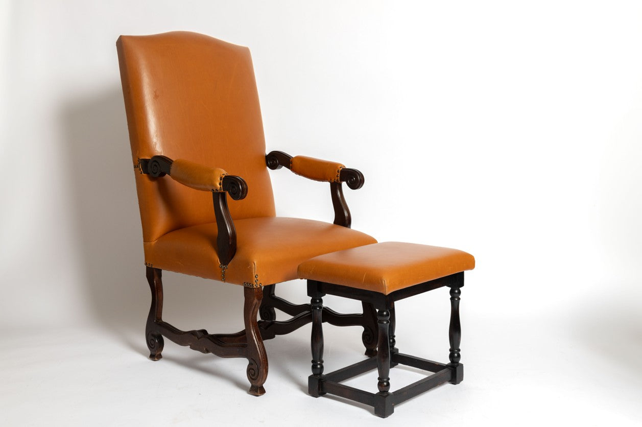 Antiker Italienischer Kaminsessel mit Fußhocker aus Eiche, 1895, 2er Set