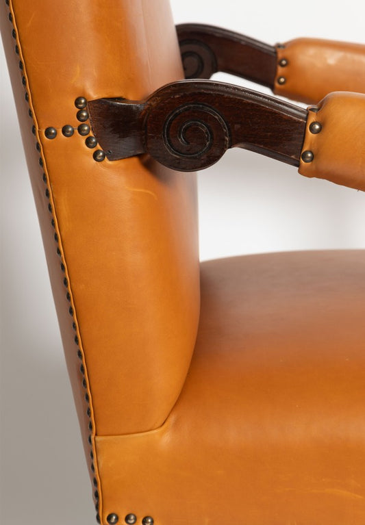 Antiker Italienischer Kaminsessel mit Fußhocker aus Eiche, 1895, 2er Set