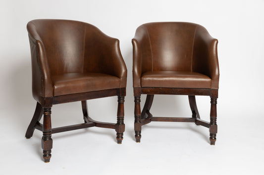 Antike englische Sessel mit runder Rückenlehne aus Leder & Nussholz, 1880er, 2er Set