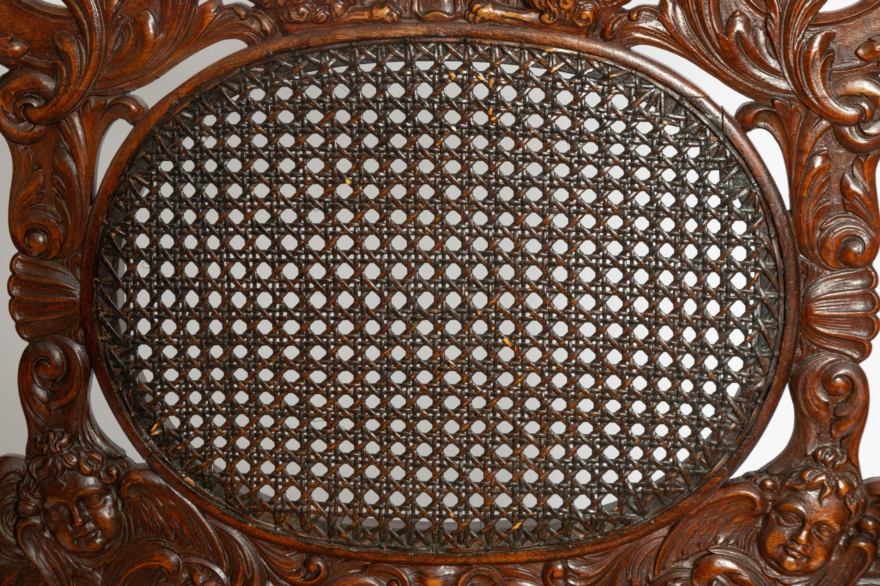 Französischer Armlehnstuhl aus Nussholz, 1680